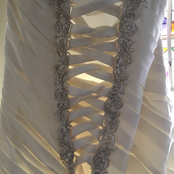 Mia Solano Couture  Wedding Dress - Picture 5 of 8